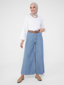 Doğal Kumaşlı Rahat Kesim Mavi Kot Pantolon