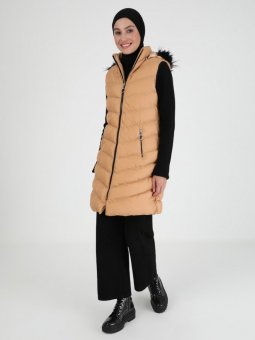 Şapkası Kürk Detaylı Camel Yelek