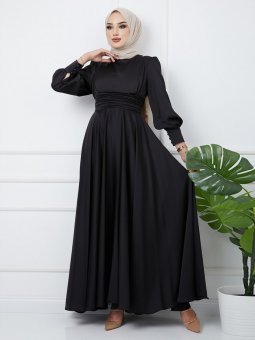 Beli Pilise Detaylı Kuşaklı Siyah Abiye Elbise