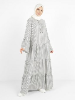 Çizgi Desenli İspanyol Kollu Siyah Elbise