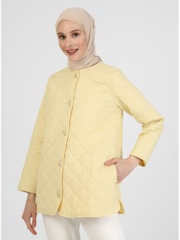 Doğal Kumaşlı Açık Sarı Kapitone Detaylı Ceket
