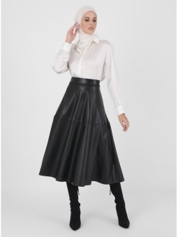 Kesik Detaylı Suni Deri Çan Siyah Etek
