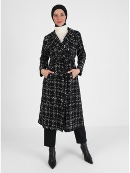 Kuşak Detaylı Desenli Siyah Kap