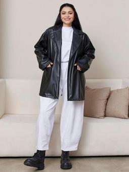 Cep Detaylı Deri Siyah Ceket