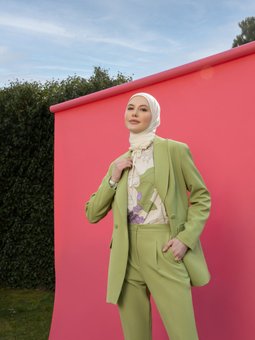 Çiçek Desenli Yakası Bağlama Detaylı Yeşil Lila Bluz