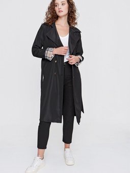 Siyah Kolları Katlama Kuşaklı Trençkot