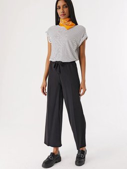 Siyah Kuşaklı Geniş Paça Pantolon