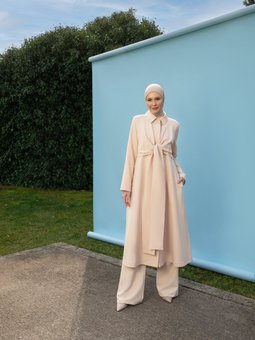 Bağlama Detaylı Boydan Gizli Düğmeli Vanilya Kap