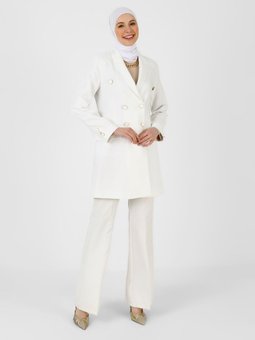 Düğme Detaylı Blazer Beyaz Ceket