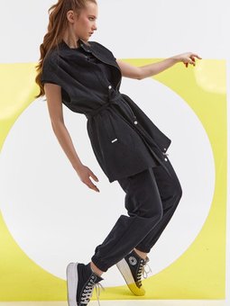 Siyah Çıtçıtlı Kemerli Yelek