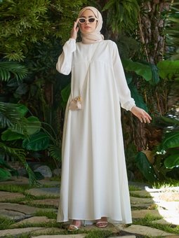 Düz Renk Cepli Beyaz Elbise