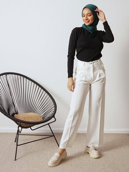 Krep Pile Detaylı Kumaş Beyaz Pantolon