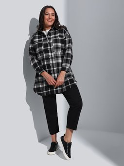 Beyaz Cep Detaylı Gömlek Yaka Büyük Beden Ekose Tunik Siyah