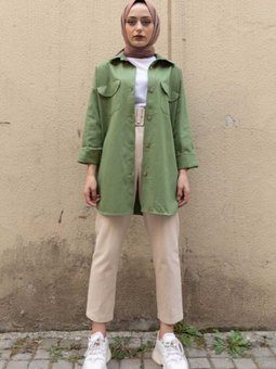 Kapaklı Iki Cepli Tahta Düğmeli Gömlek