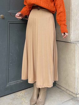 Adelina Piliseli Etek