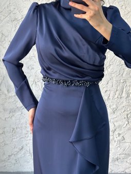 Belden Boncuk Detaylı Saten Abiye Elbise Lacivert