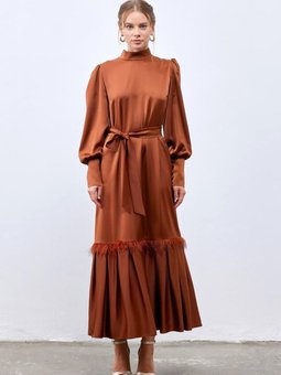 Kahve Eteği Tüylü Saten Abiye Elbise