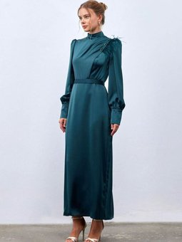 Zümrüt Yeşili Tüy Ve Taş Detaylı Drapeli Abiye Elbise