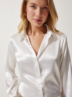 Açık Krem Hafif Dökümlü Saten Yüzeyli Gömlek Dd00990