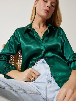 Zümrüt Yeşili Hafif Dökümlü Saten Yüzeyli Gömlek Dd00990