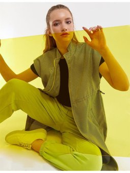 Fermuar Kapamalı Siyah Beyaz Yelek