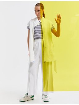 Gofreli Dik Yaka Yelek Beyaz