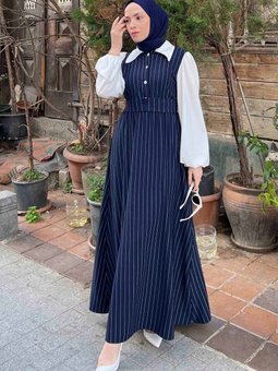 Çizgi Detaylı Garnili Elbise