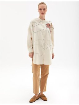 Yaprak Nakışlı Hakim Yaka Krem Gömlek