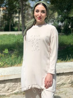 Bej Jakarlı Yazı Nakışlı Tunik