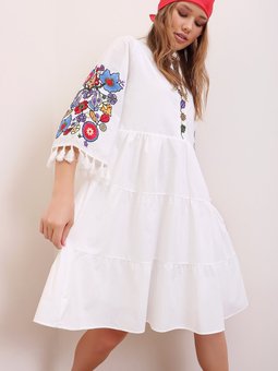 Beyaz Hakim Yaka Nakış İşlemeli Püskül Detaylı İçi Astarlı Poplin Elbise Alc X6915