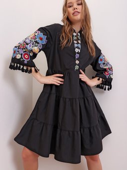 Siyah Hakim Yaka Nakış İşlemeli Püskül Detaylı İçi Astarlı Poplin Elbise Alc X6915