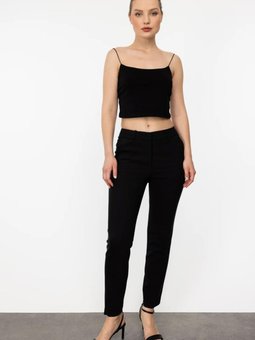 Siyah Dar Paça Pantolon