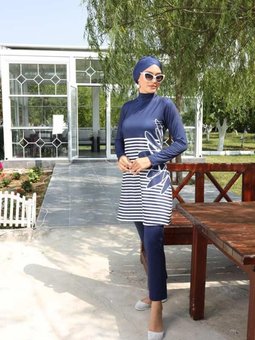 Lacivert Likralı Dev Papatyalı Tam Kapalı Mayo