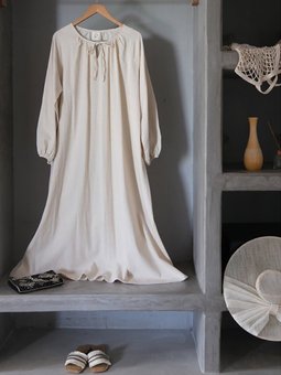 Organik Keten Yakası Bağcıklı Krem Elbise