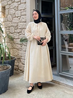 Organik Keten Yakası Bağcıklı Krem Elbise