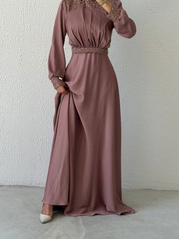 Taş Süslemeli Pudra Saten Abiye Elbise Şıklığı