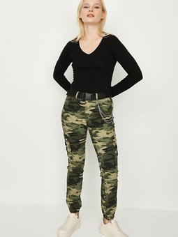 Haki Kamuflaj Desenli Kemerli Kargo Pantolon