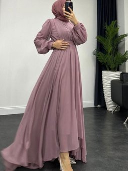 Önü Piliseli Kuyruklu Şifon Abiye Elbise Pudra