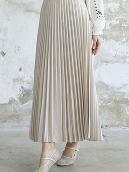 Sık Piliseli Etek Bej