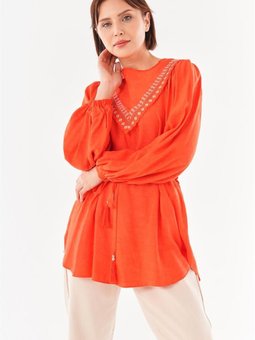 Işleme Yakalı Kırmızı Bluz