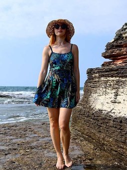 Yeşil Etekli İnce Askılı Yarı Mayo