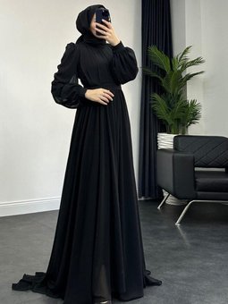 Önü Piliseli Kuyruklu Şifon Abiye Elbise Siyah