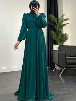 Önü Piliseli Kuyruklu Şifon Abiye Elbise Zümrüt Yeşili
