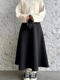 Arkası Fermuarlı Scuba Kloş Etek Beyaz Ve Siyah