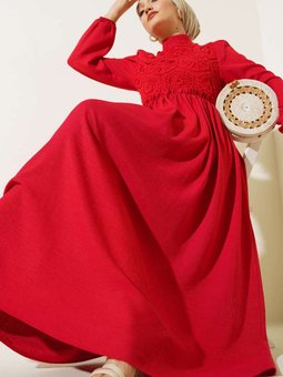 Önü Dantel Örgü Detaylı Elbise