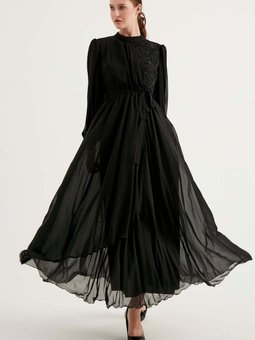 Dantel Detaylı Uzun Şifon Elbise