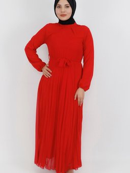 Kırmızı Pilise Detaylı Şifon Kumaş Elbise