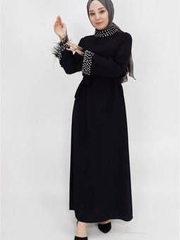 Siyah Krep Kumaş Yakası Ve Bileği Taş Detaylı Abiye Elbise