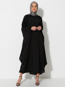 Yarasa Kollu Püsküllü Ferace Elbise Siyah