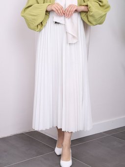 Beyaz Deri Görünümlü Piliseli Etek